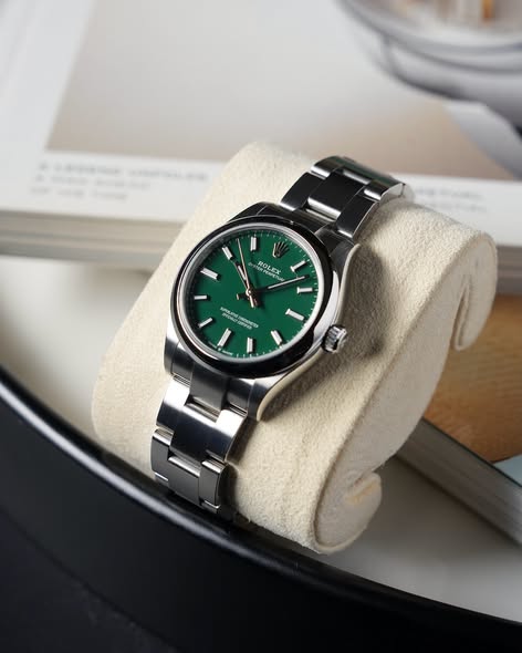 Rolex Oyster Perpetual 31 หน้าปัดเขียว The Time Bangkok